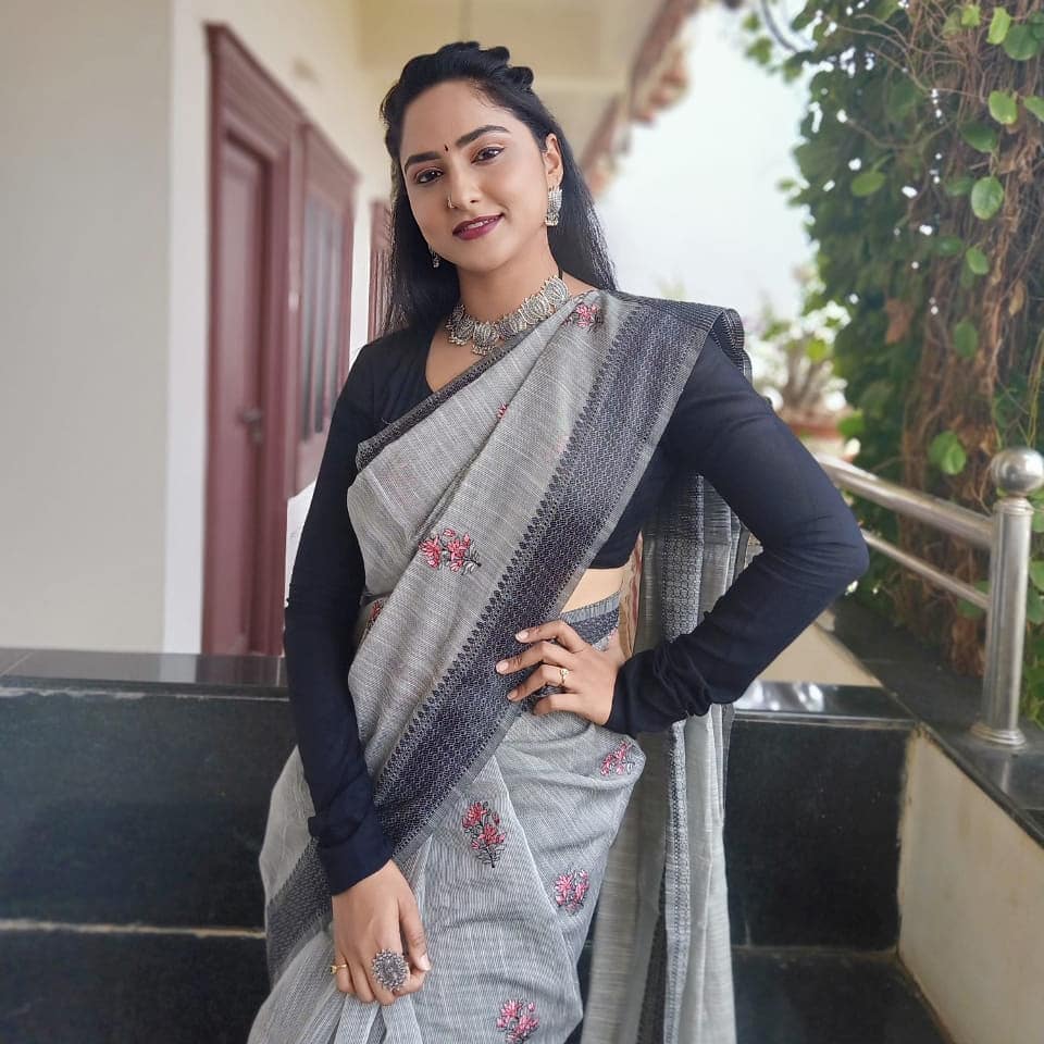 Zee Telugu Tv Anchor Kasi Annapurna In Black Saree Blouse